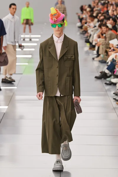 Look 33